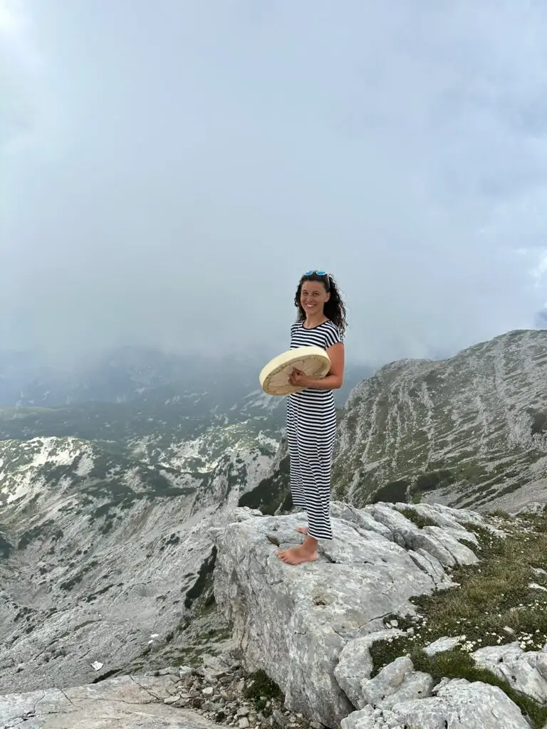 Veronika Bekrová, poezie, bachovy květové esence, setkání, ženský kruh, koučink, buben